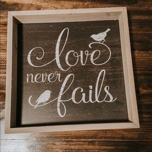 Love never fails wall decor